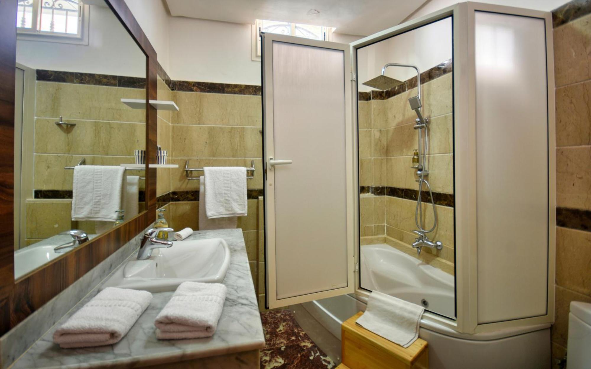Blue Wave Lodge Agadir n'Ait Sa Rom bilde