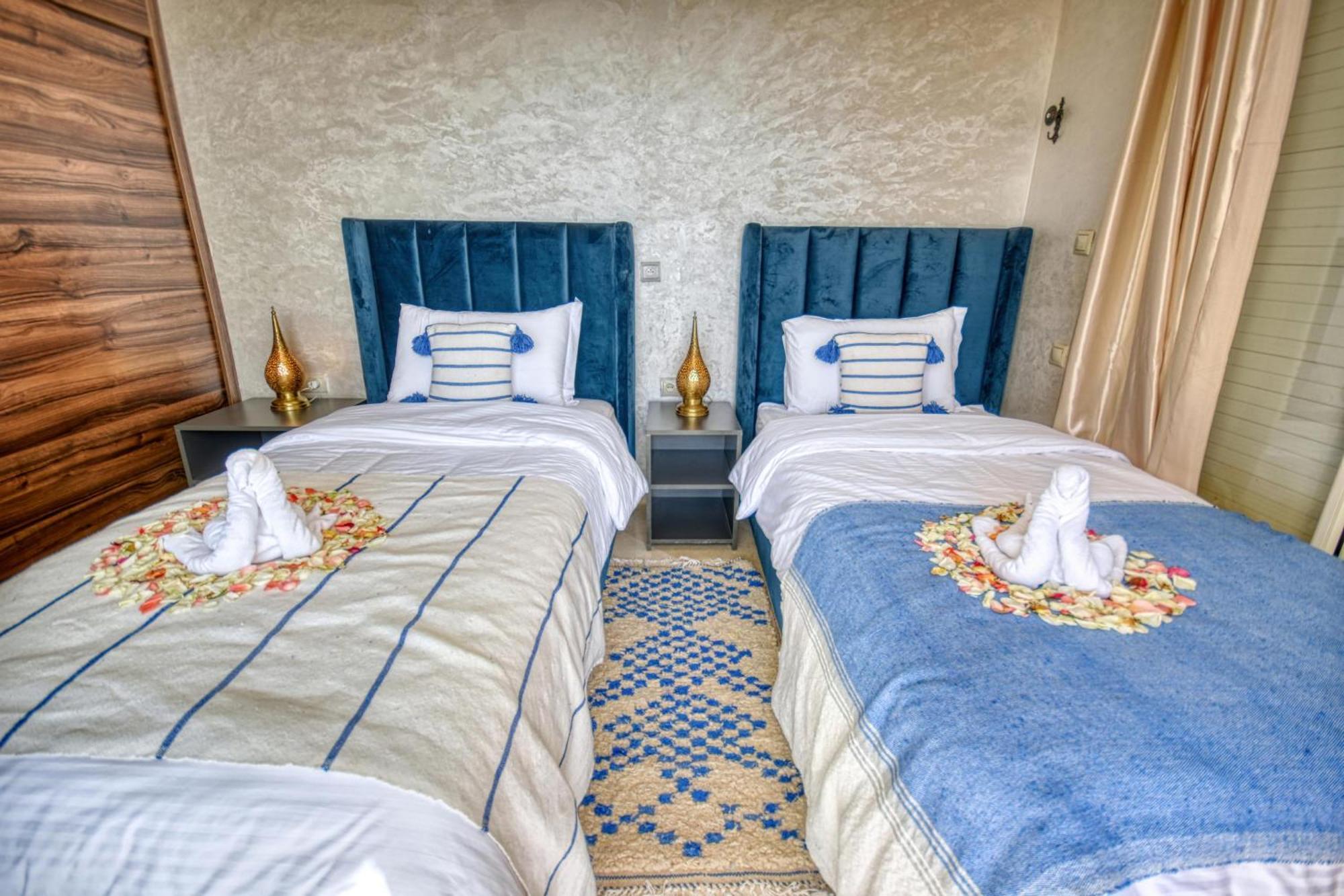 Blue Wave Lodge Agadir n'Ait Sa Rom bilde